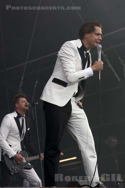 THE HIVES - 2017-07-22 - PARIS - Hippodrome de Longchamp - Main Stage 2 - Per Almqvist - Niklas Almqvist